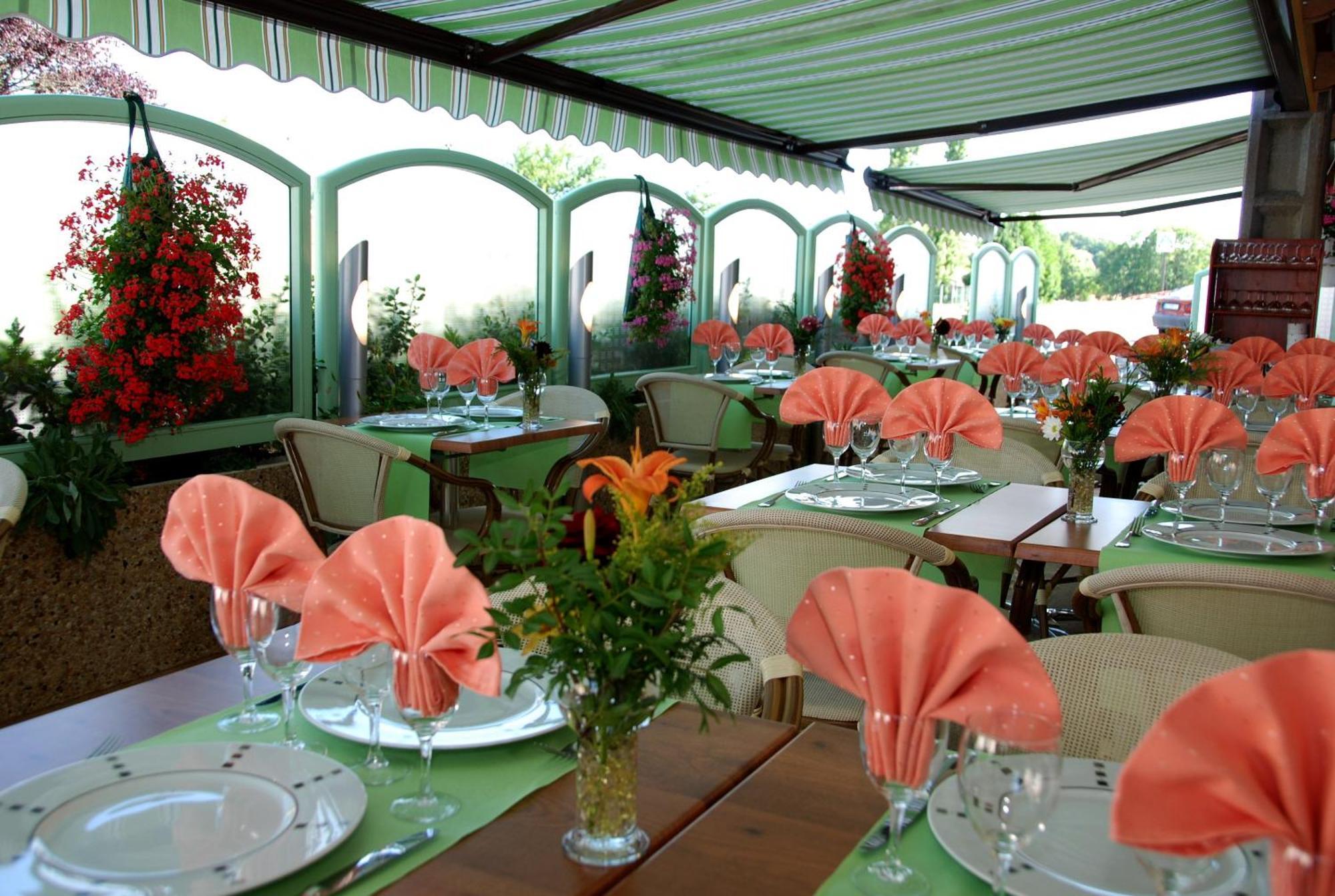 Logis Hotel Bellevue Bessines-sur-Gartempe Екстер'єр фото